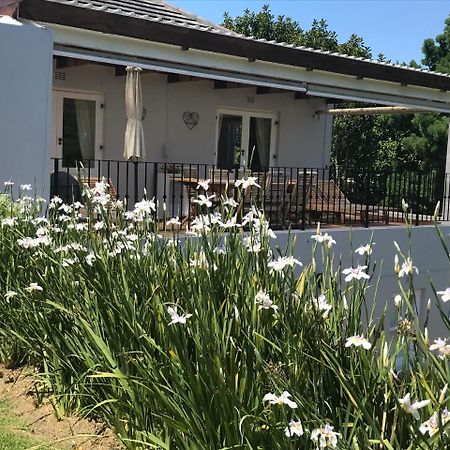 Majini Guesthouse Sweet Valley Esterno foto