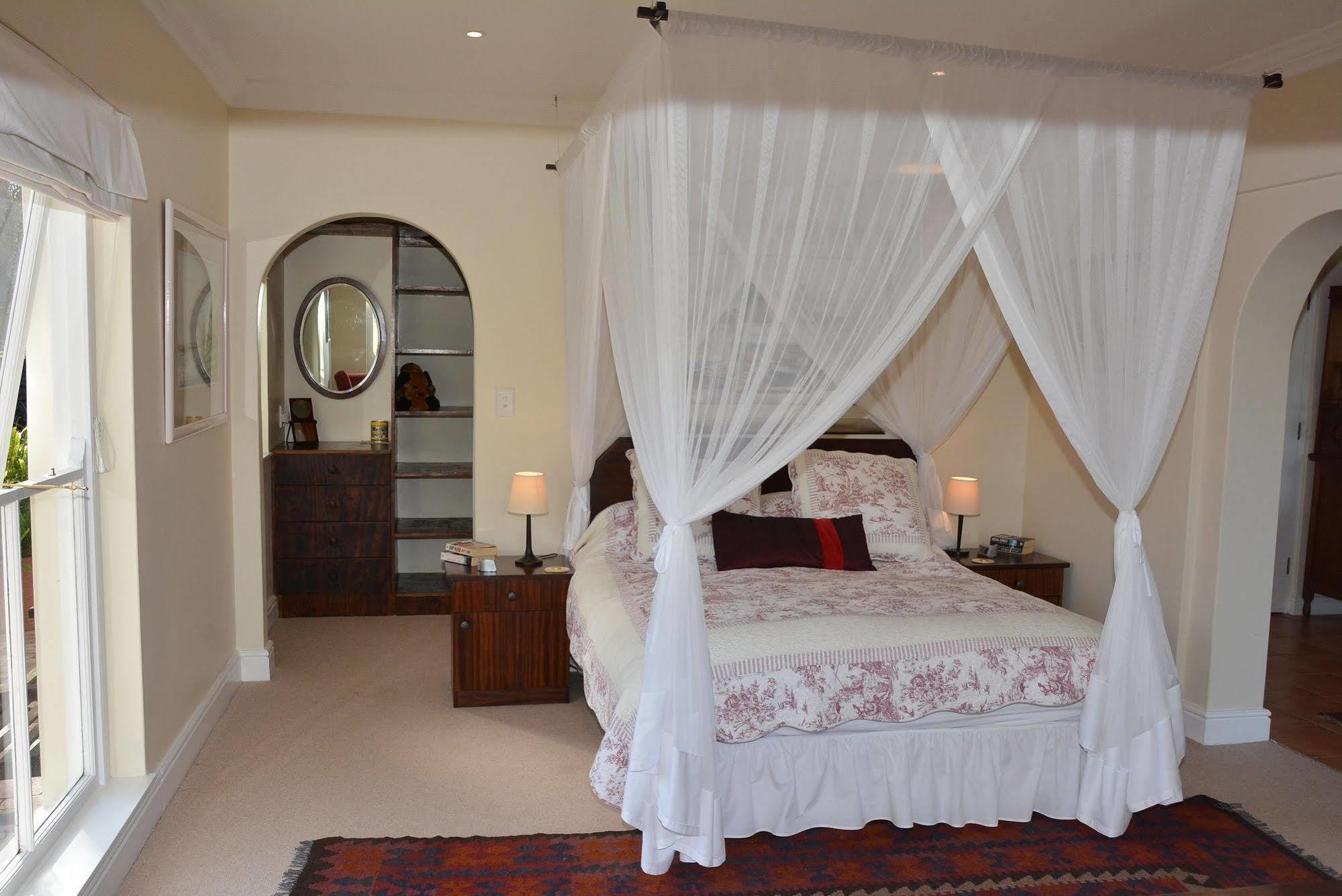 Majini Guesthouse Sweet Valley Esterno foto