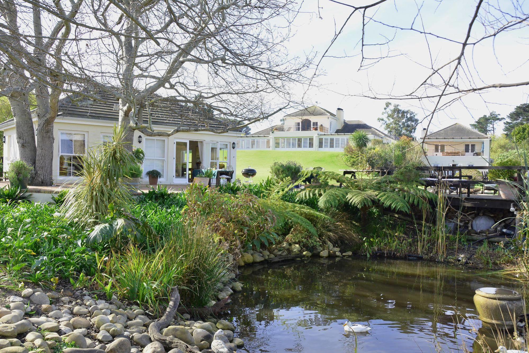 Majini Guesthouse Sweet Valley Esterno foto