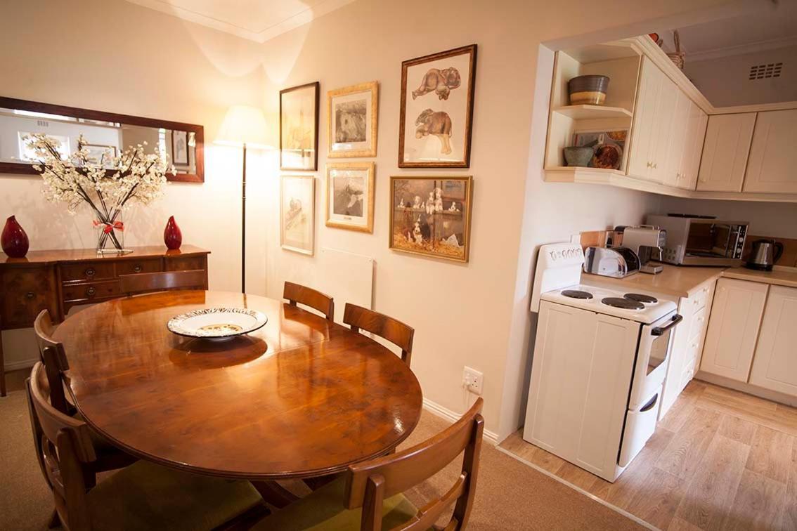 Majini Guesthouse Sweet Valley Esterno foto